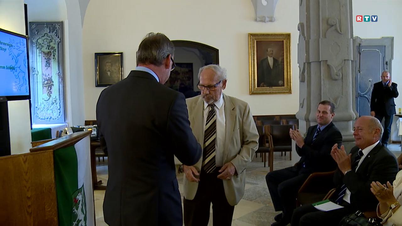 Ehrenringverleihung im Rathaus
