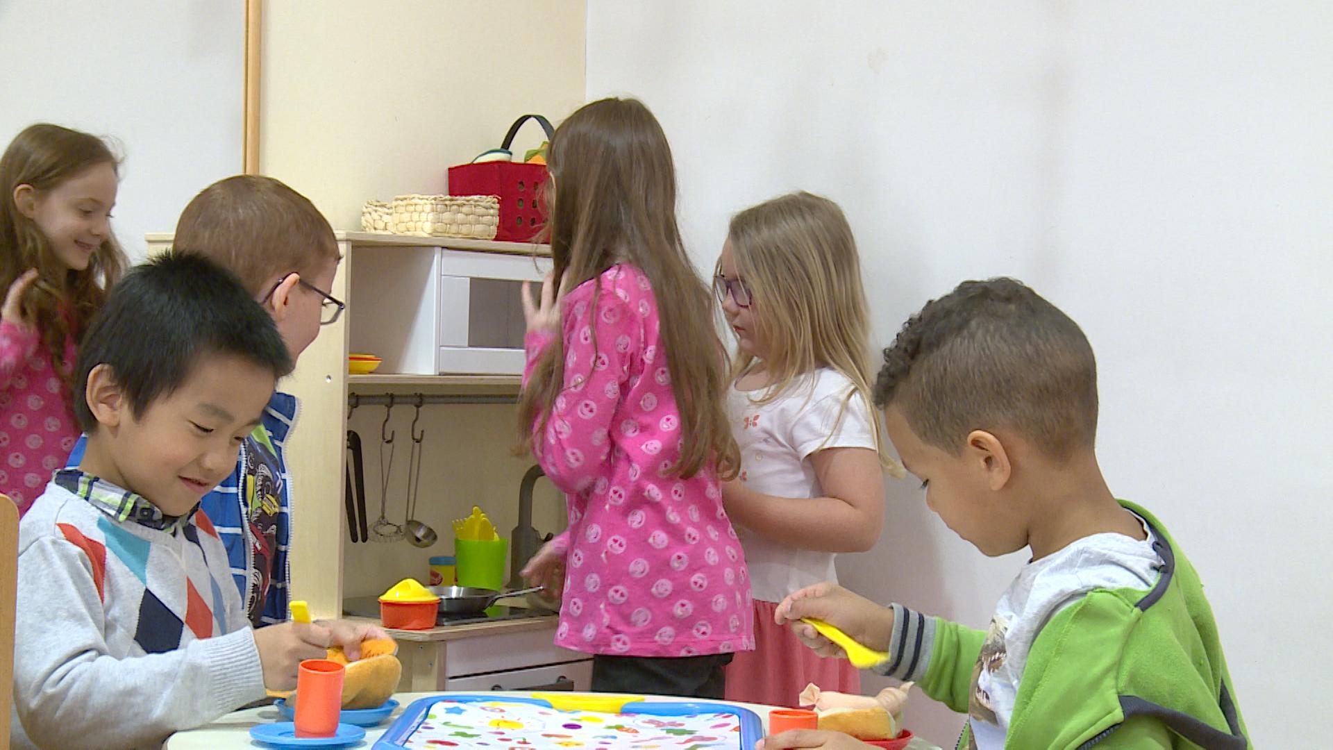 Pressekonferenz Kinderbetreuung Wels